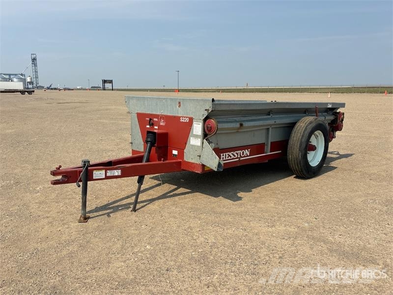 Hesston S220 S/A Manure Spreader معدات توزيع السماد العضوي