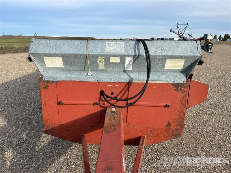 Hesston S310 T/A Manure Spreader معدات توزيع السماد العضوي