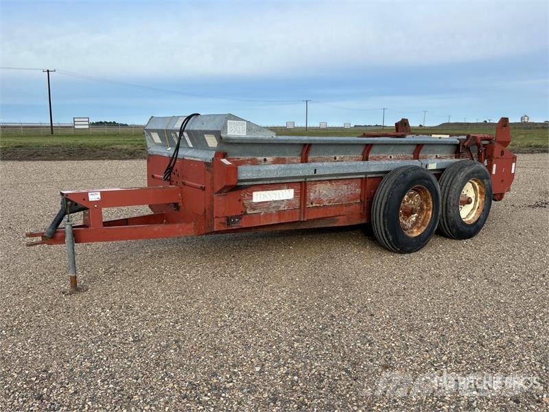 Hesston S310 T/A Manure Spreader معدات توزيع السماد العضوي