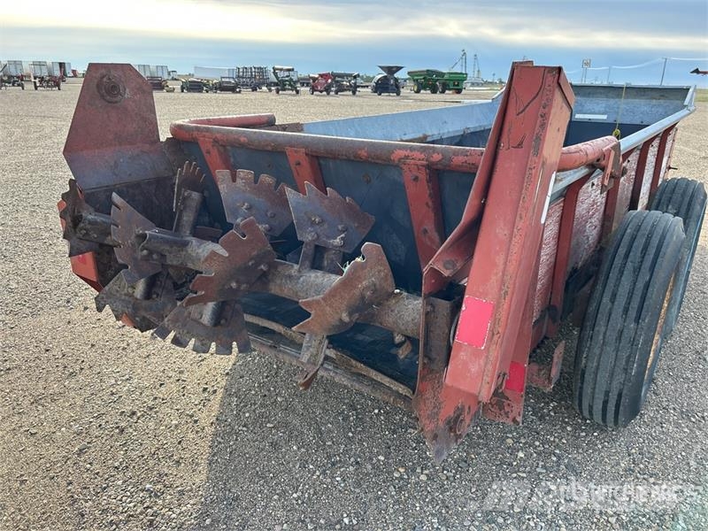Hesston S310 T/A Manure Spreader معدات توزيع السماد العضوي
