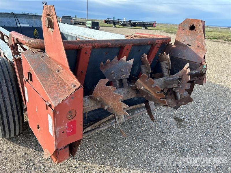 Hesston S310 T/A Manure Spreader معدات توزيع السماد العضوي