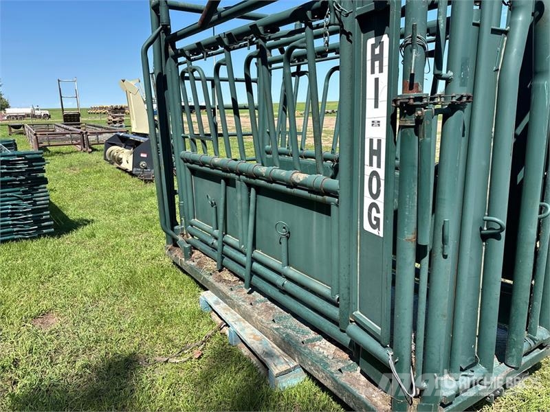 Hi-Hog Self-Catching Head Squeeze Chute Další