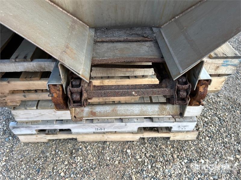 Hi-Way P-8 8 ft Salt Spreader Espalhadores de areia e sal