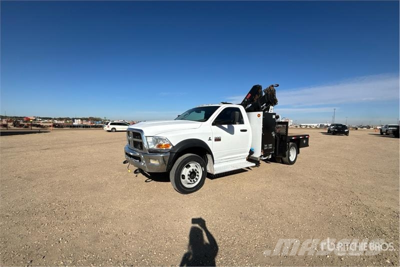 Hiab Knuckle Boom on Ram 5500 4x4 Boom Truck Camiones grúa