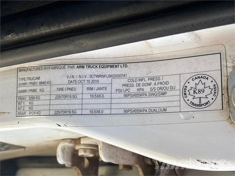Hiab X-CLX078ES-4 2800 kg Knuckle Boom on Ram 5500 SLT شاحنات الرافعات