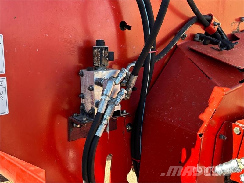 Highline Bale Pro CFR 651 13 ft Bale Processor Ballenschredder, -schneider und -wickler