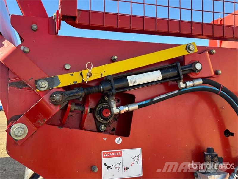 Highline Bale Pro CFR 651 13 ft Bale Processor Ballenschredder, -schneider und -wickler