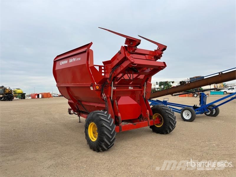Highline Bale Pro CFR960 14 ft Hydraulic Bale Processor Dérouleuse, pailleuse