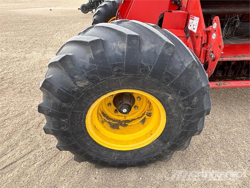 Highline Bale Pro CFR960 14 ft Hydraulic Bale Processor Dérouleuse, pailleuse