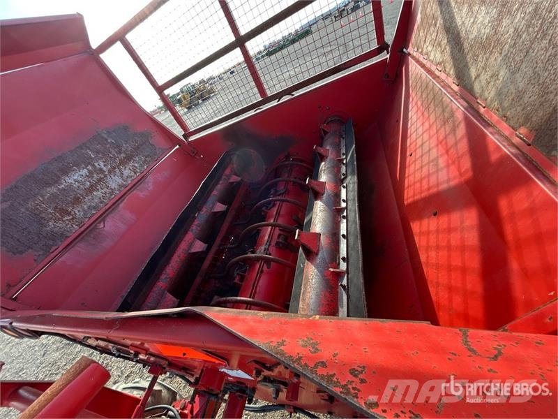 Highline CFR650 S/A Bale Processor Dérouleuse, pailleuse