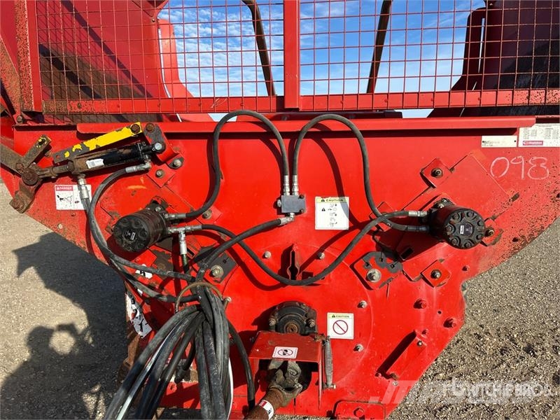 Highline CFR650 S/A Bale Processor Dérouleuse, pailleuse
