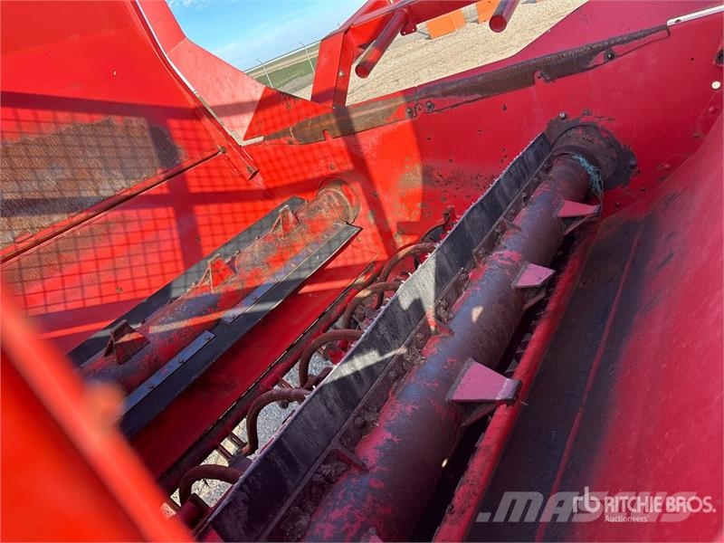 Highline CFR650 S/A Bale Processor Dérouleuse, pailleuse