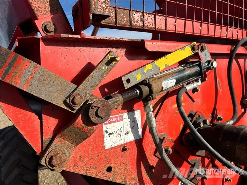 Highline CFR650 S/A Bale Processor Dérouleuse, pailleuse