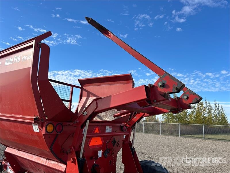 Highline CFR650 S/A Bale Processor Dérouleuse, pailleuse
