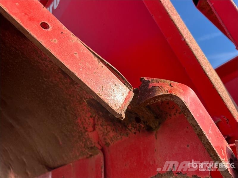 Highline CFR650 S/A Bale Processor Dérouleuse, pailleuse