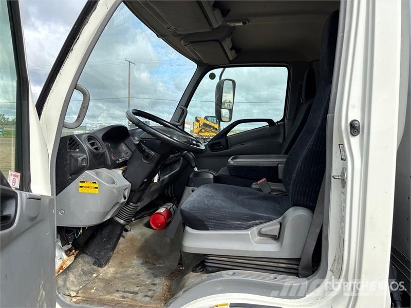 Hino 195 Camion cassonati