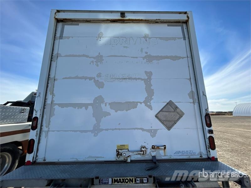 Hino 195 Camiones caja cerrada