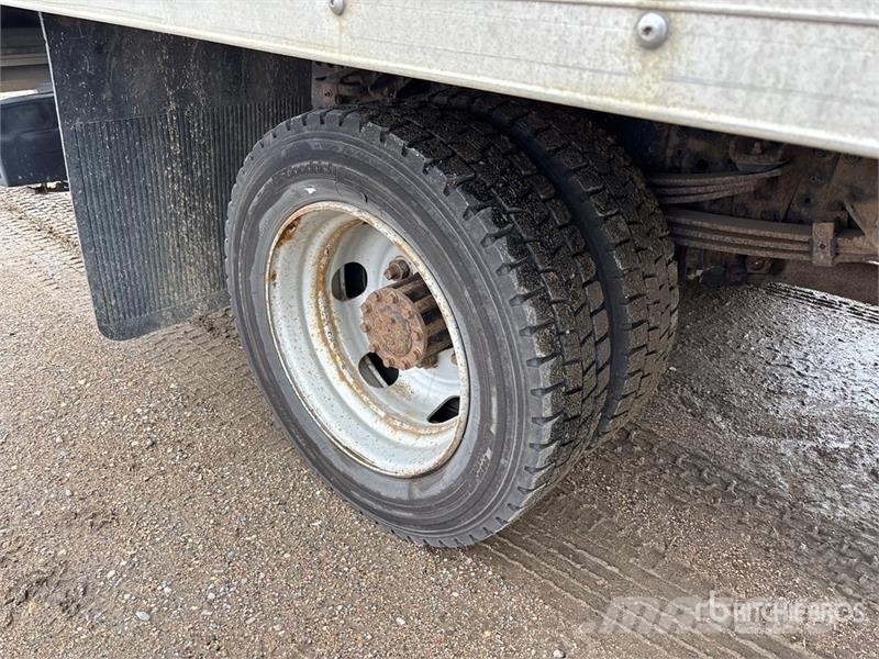 Hino 195 Camion cassonati