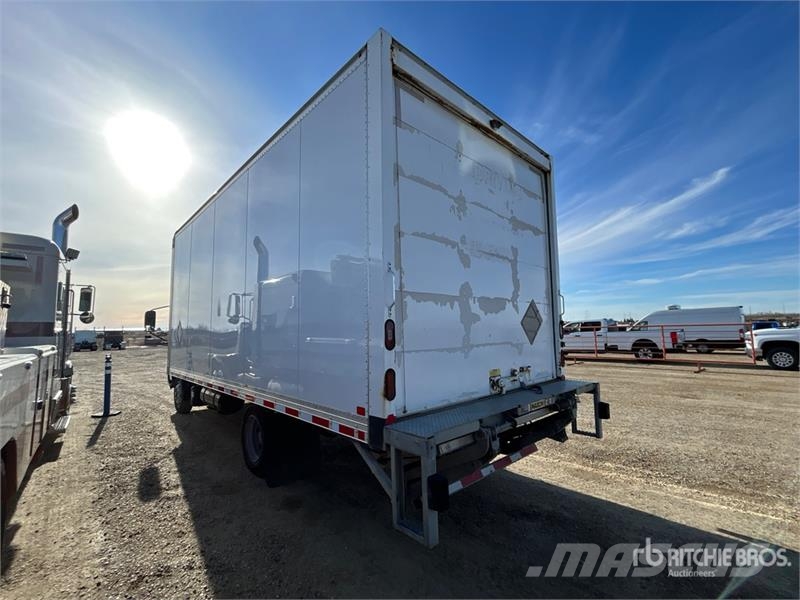 Hino 195 Camiones caja cerrada
