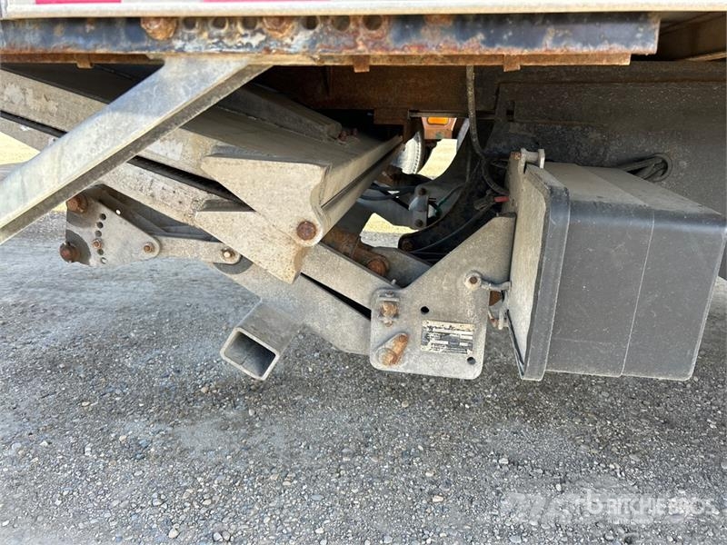 Hino 195 Camiones caja cerrada