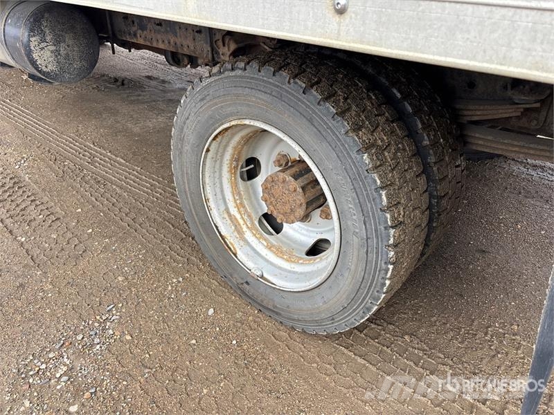 Hino 195 Camion cassonati