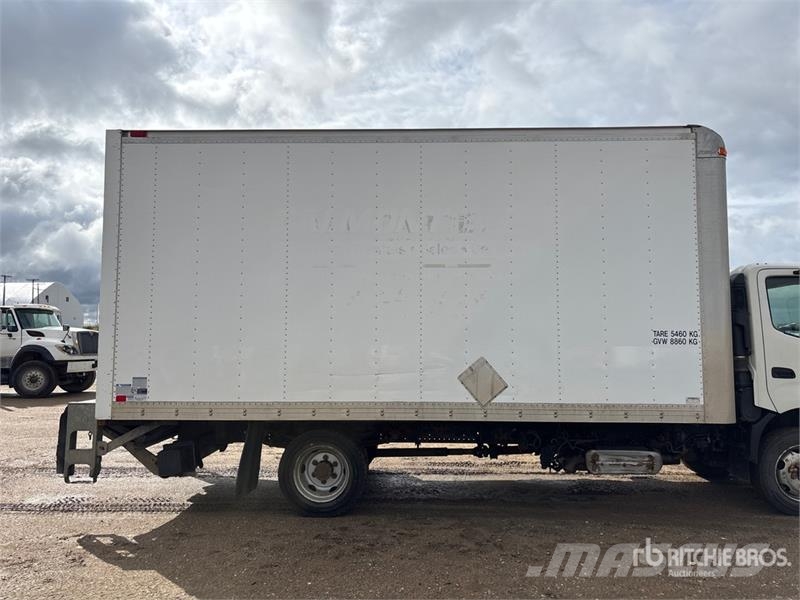 Hino 195 Camion cassonati