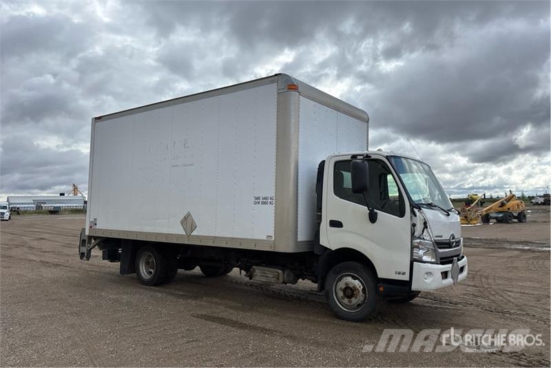 Hino 195 Camion cassonati