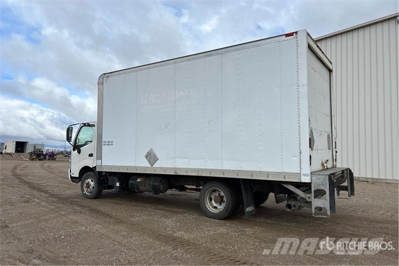 Hino 195 Camion cassonati