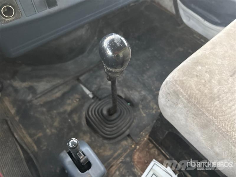 Hino 308 شاحنات ذات هيكل صندوقي