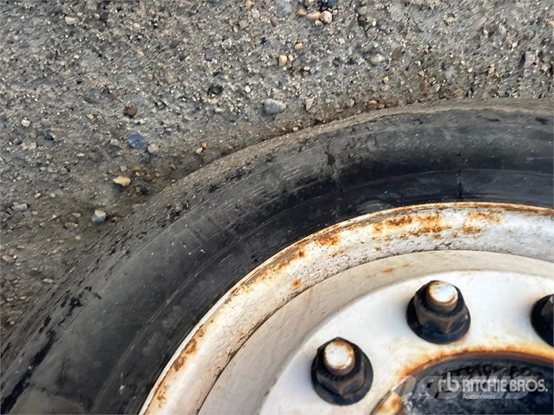 Hino 308 شاحنات ذات هيكل صندوقي