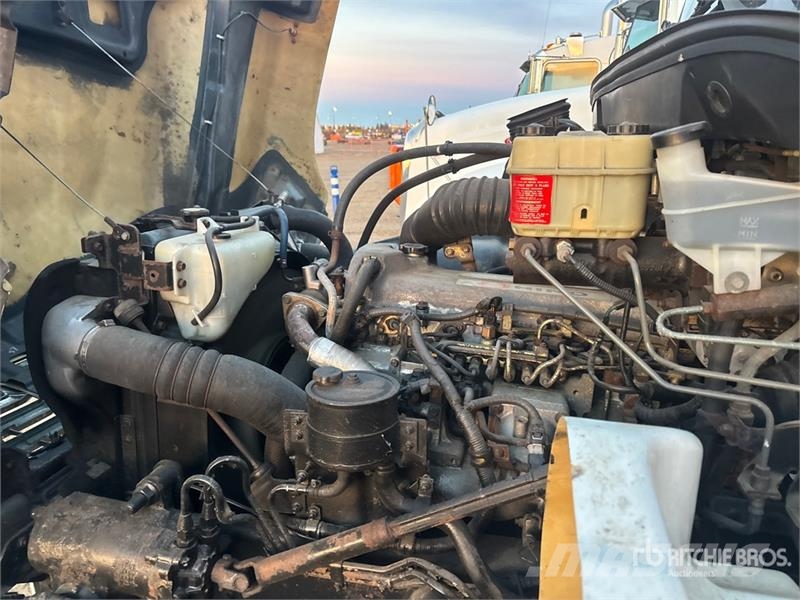 Hino 308 شاحنات ذات هيكل صندوقي