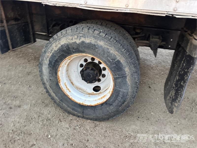 Hino 308 شاحنات ذات هيكل صندوقي