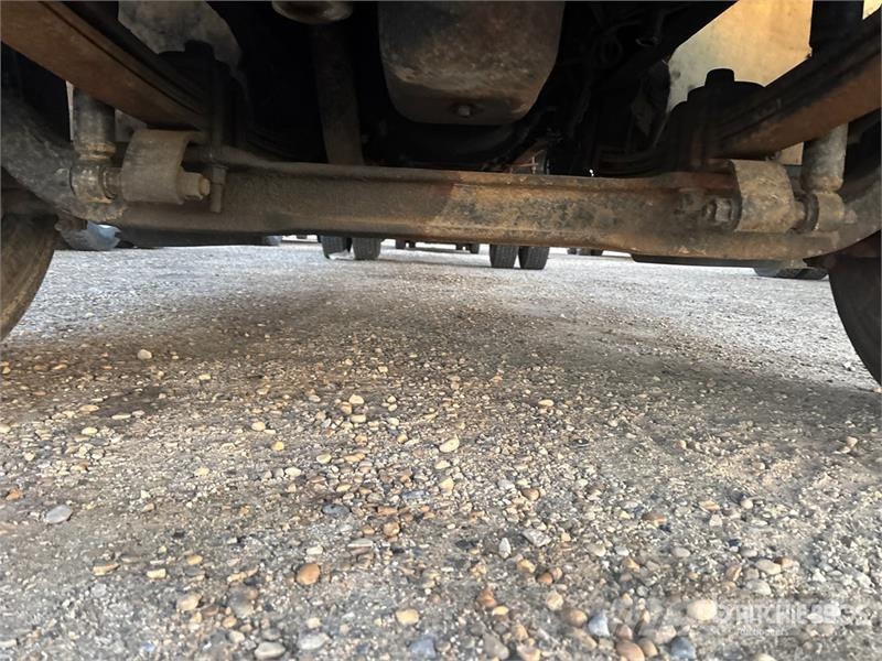 Hino 308 شاحنات ذات هيكل صندوقي