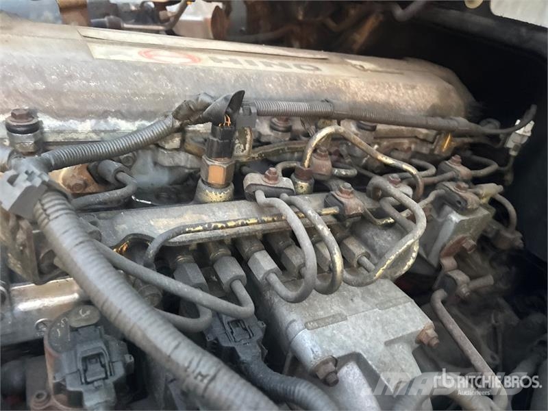 Hino 308 شاحنات ذات هيكل صندوقي