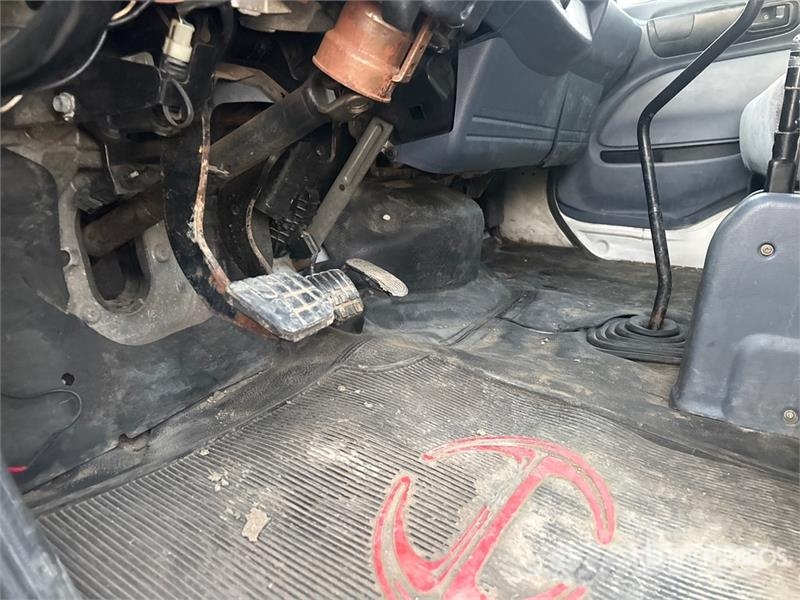 Hino 308 شاحنات ذات هيكل صندوقي
