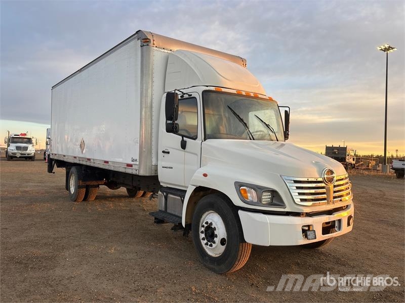 Hino 308 شاحنات ذات هيكل صندوقي