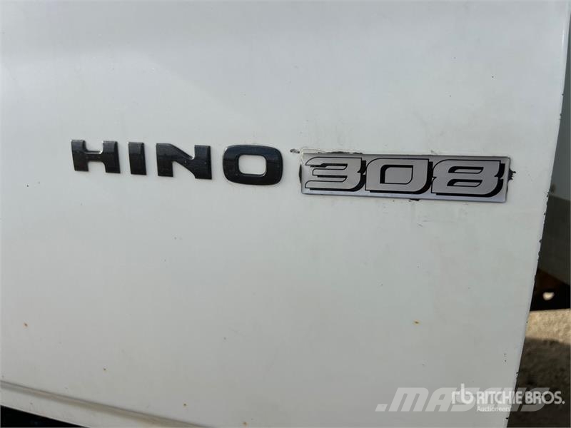 Hino 308 Bakwagens met gesloten opbouw