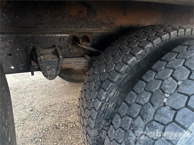 Hino 308 شاحنات ذات هيكل صندوقي