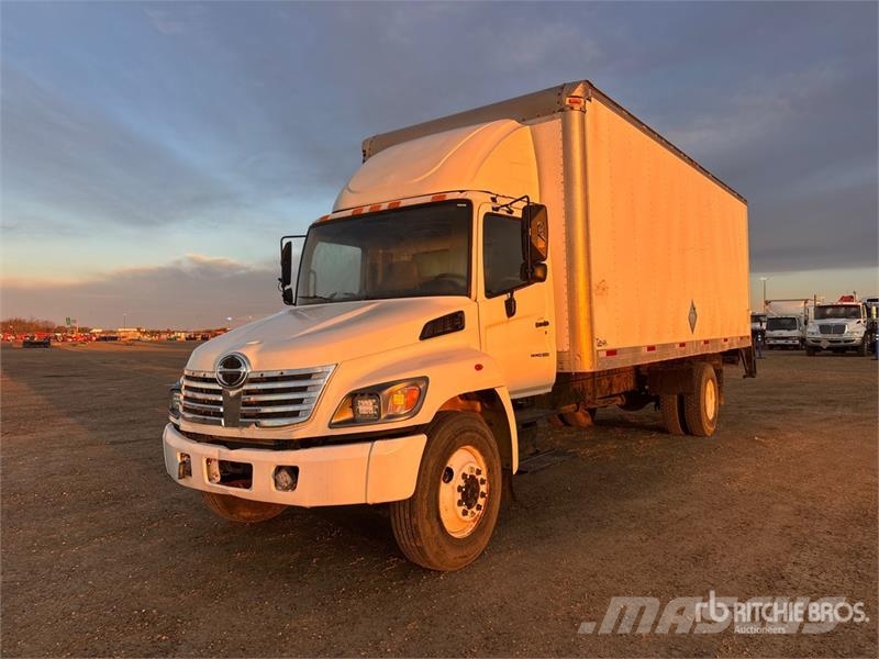Hino 308 شاحنات ذات هيكل صندوقي