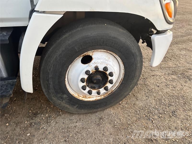 Hino 308 شاحنات ذات هيكل صندوقي