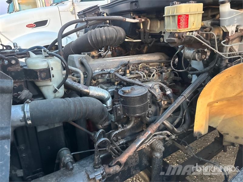 Hino 308 شاحنات ذات هيكل صندوقي