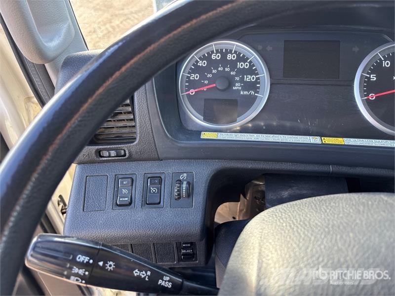 Hino 338 4x2 Van Truck Грузовики-Фургоны