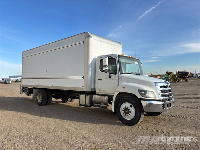 Hino 338 4x2 Van Truck Грузовики-Фургоны