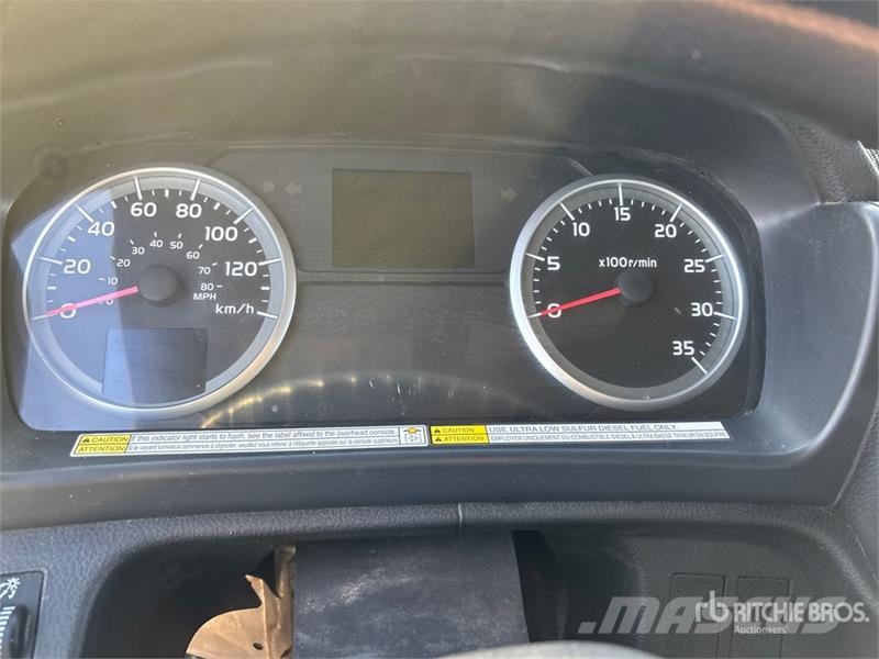 Hino 338 4x2 Van Truck Грузовики-Фургоны