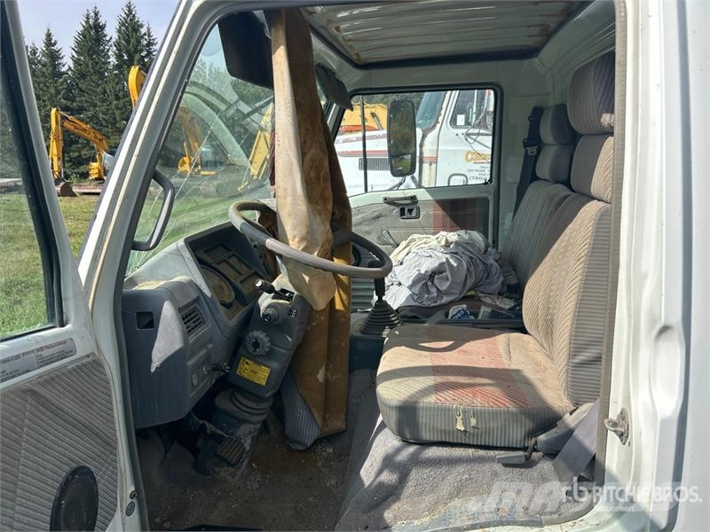 Hino 4x2 S/A Cabover Day Cab (Inoperable) 기타 트럭