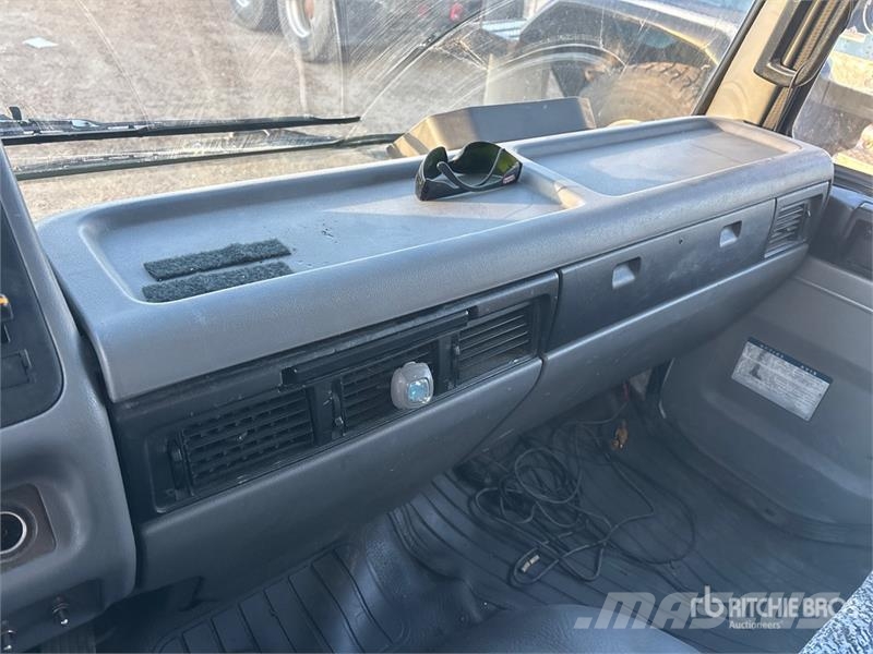 Hino FB1817 شاحنات ذات هيكل صندوقي