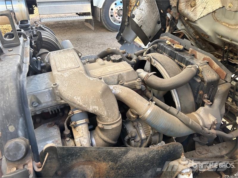 Hino FB1817 شاحنات ذات هيكل صندوقي