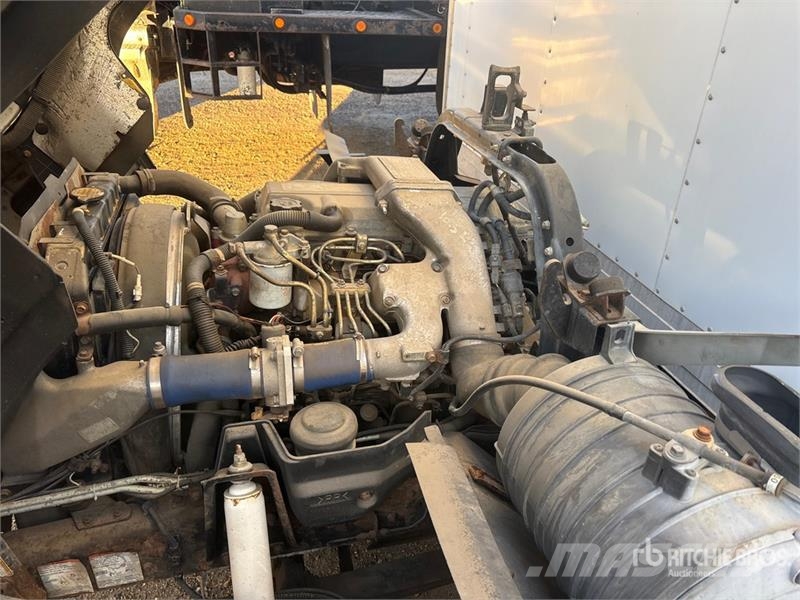Hino FB1817 شاحنات ذات هيكل صندوقي