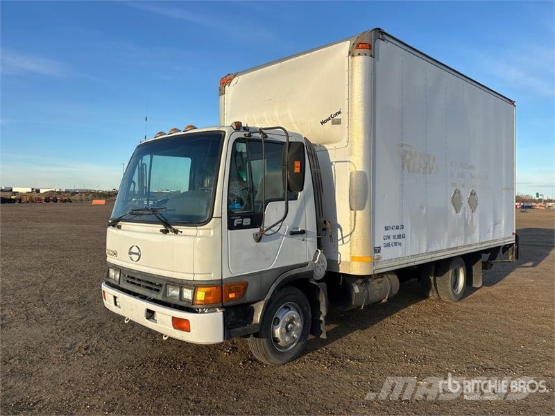 Hino FB1817 شاحنات ذات هيكل صندوقي