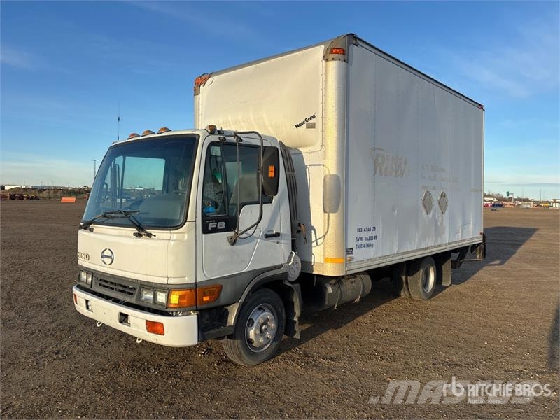 Hino FB1817 شاحنات ذات هيكل صندوقي